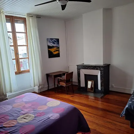 Le Lapin Dans La Cour Dom wakacyjny